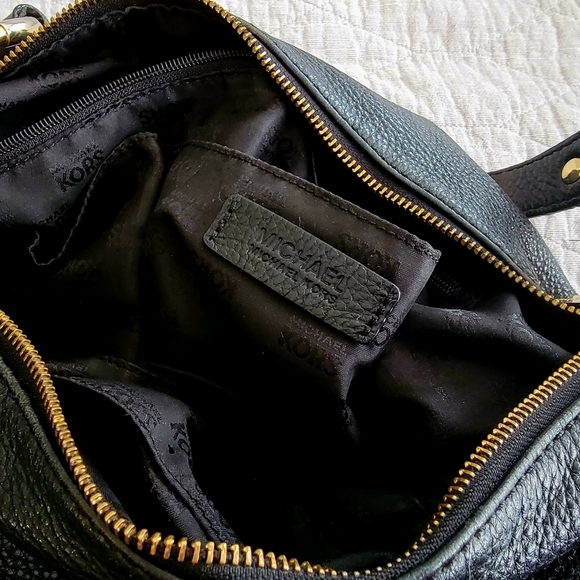 Michael Kors shoulder black leather purse - Picture 8 of 9